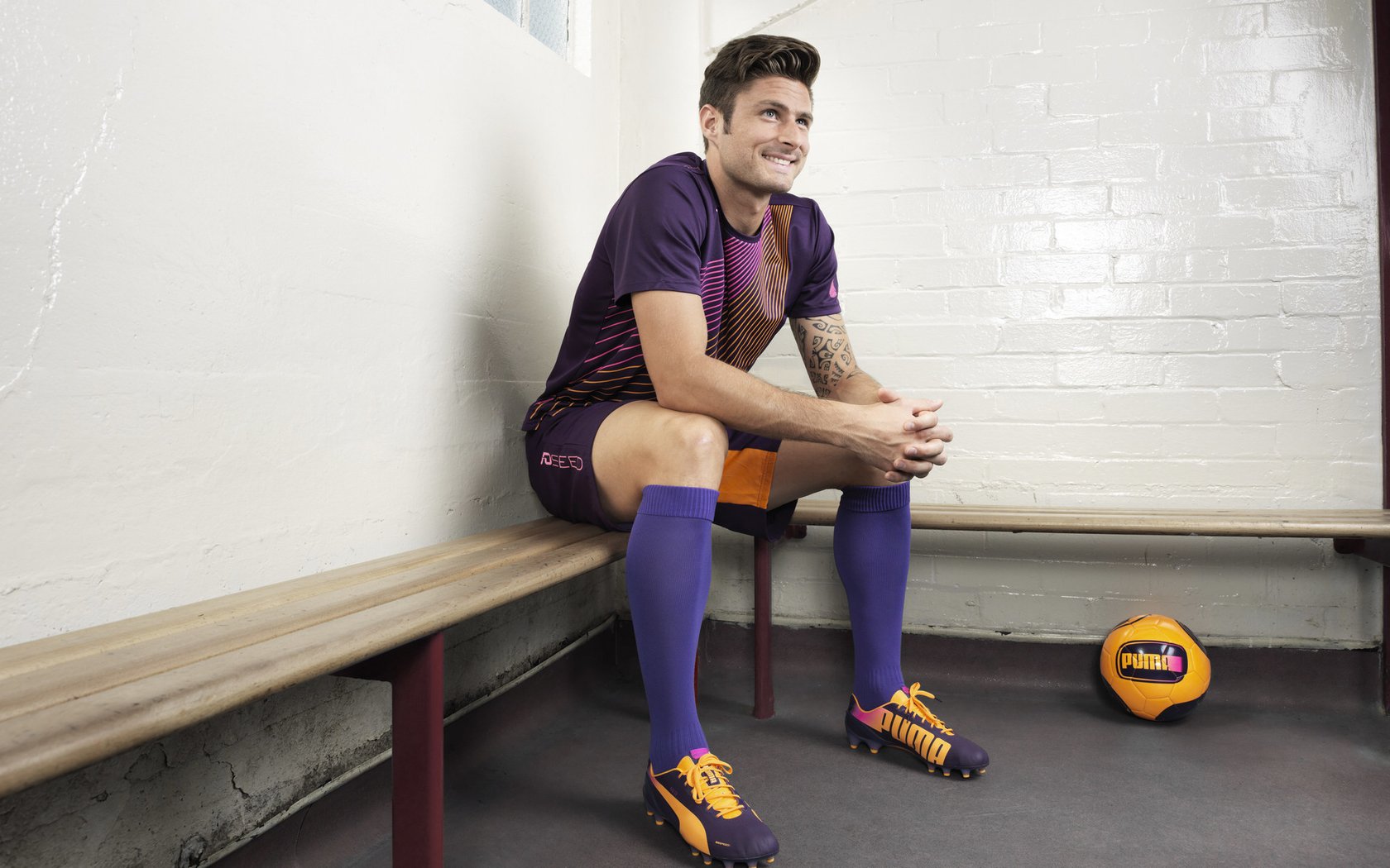 中国篮球的新时代由年轻人开启,当代篮球发展趋势是朝着团队配合